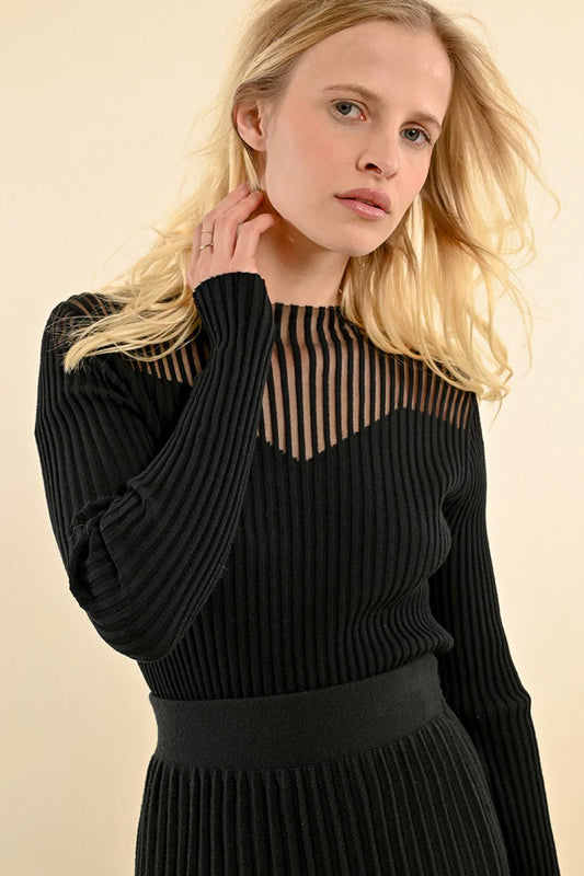 RIBBED SWEATER AND FISHNET BUST